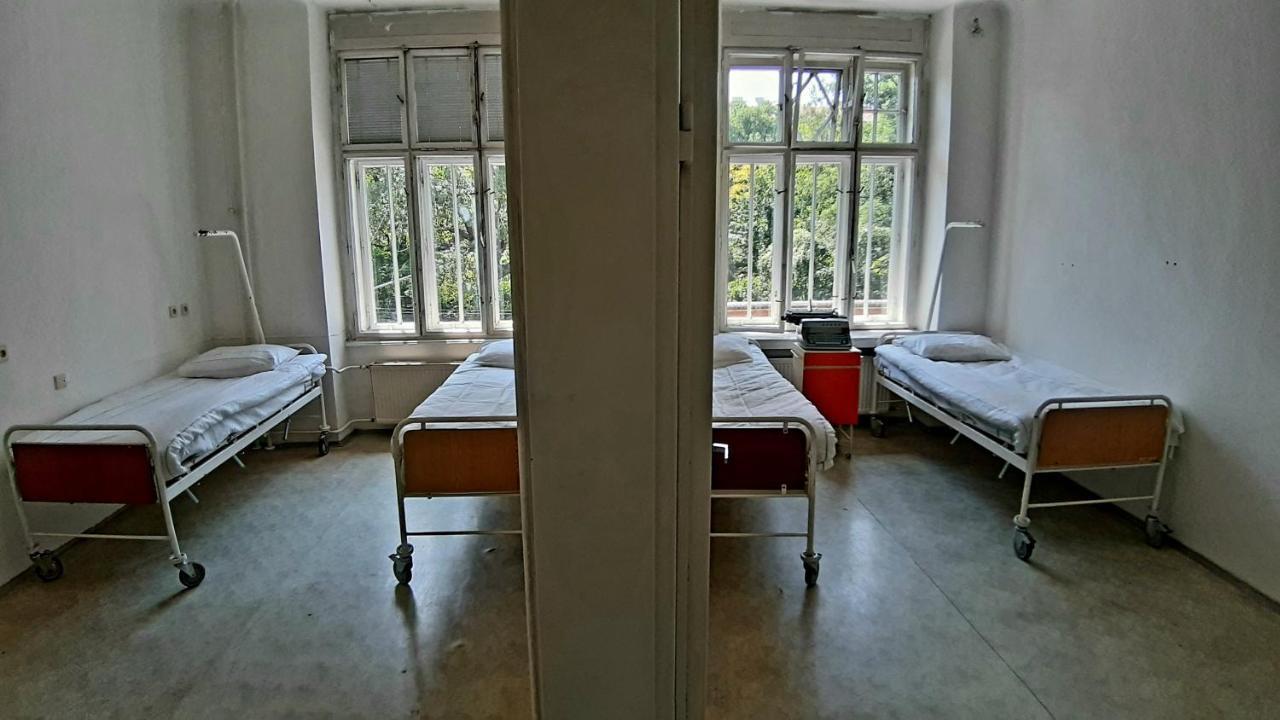 Хостел Franz Kafka Spital Брно Экстерьер фото