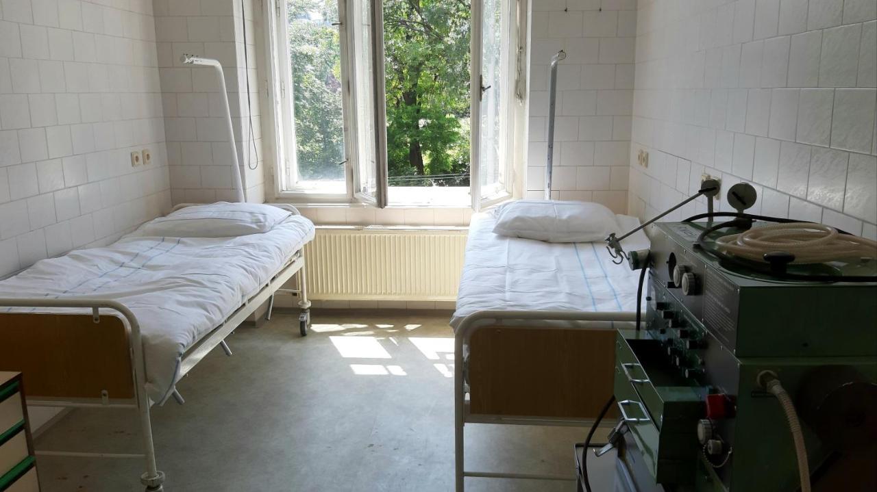 Хостел Franz Kafka Spital Брно Экстерьер фото