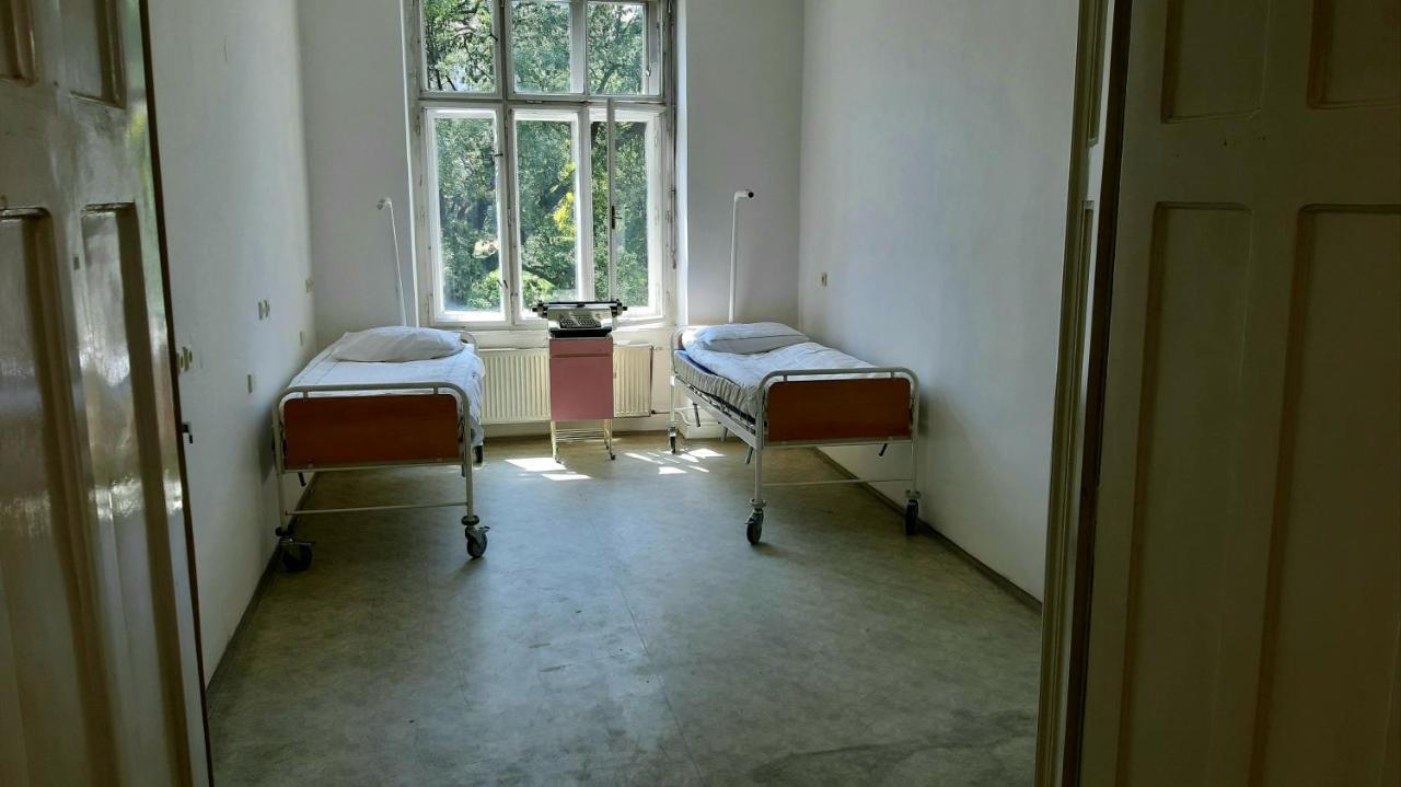 Хостел Franz Kafka Spital Брно Экстерьер фото