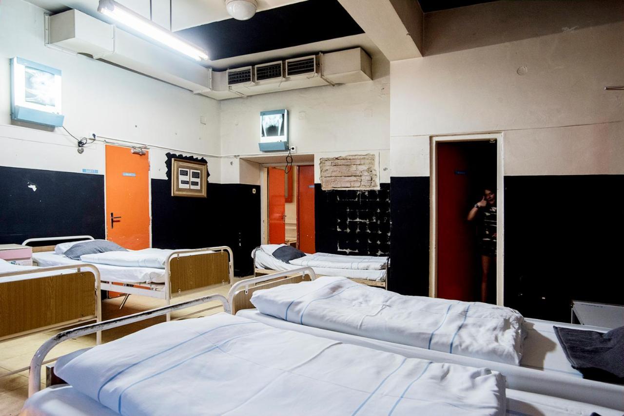 Хостел Franz Kafka Spital Брно Экстерьер фото