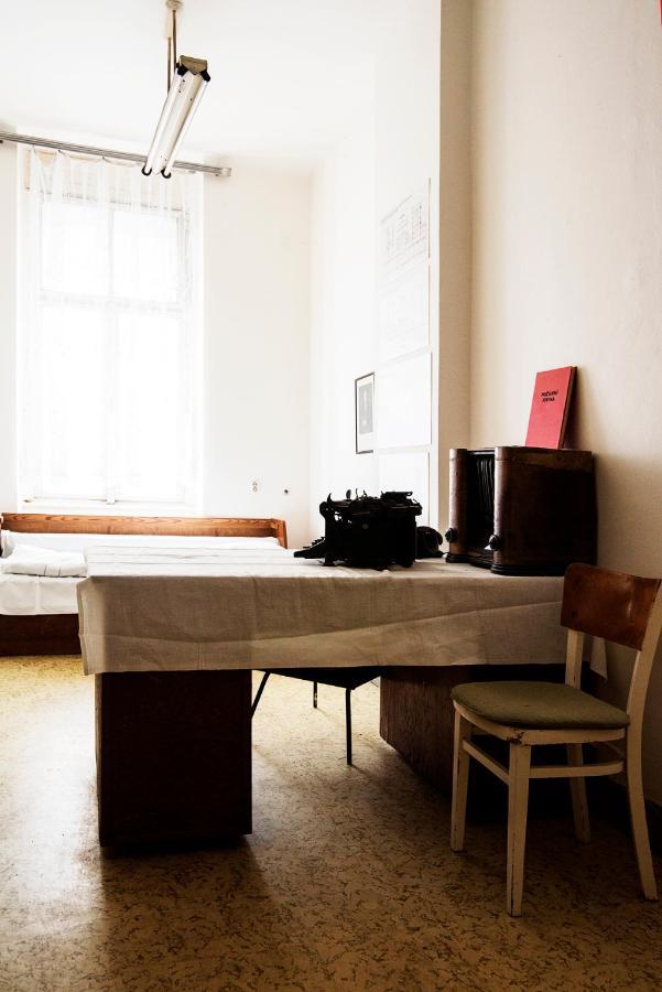 Хостел Franz Kafka Spital Брно Экстерьер фото
