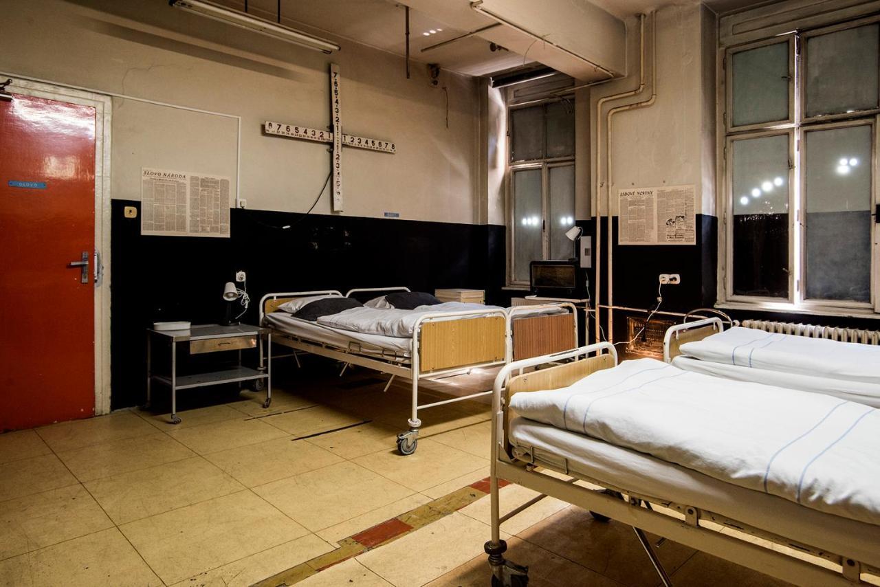 Хостел Franz Kafka Spital Брно Экстерьер фото