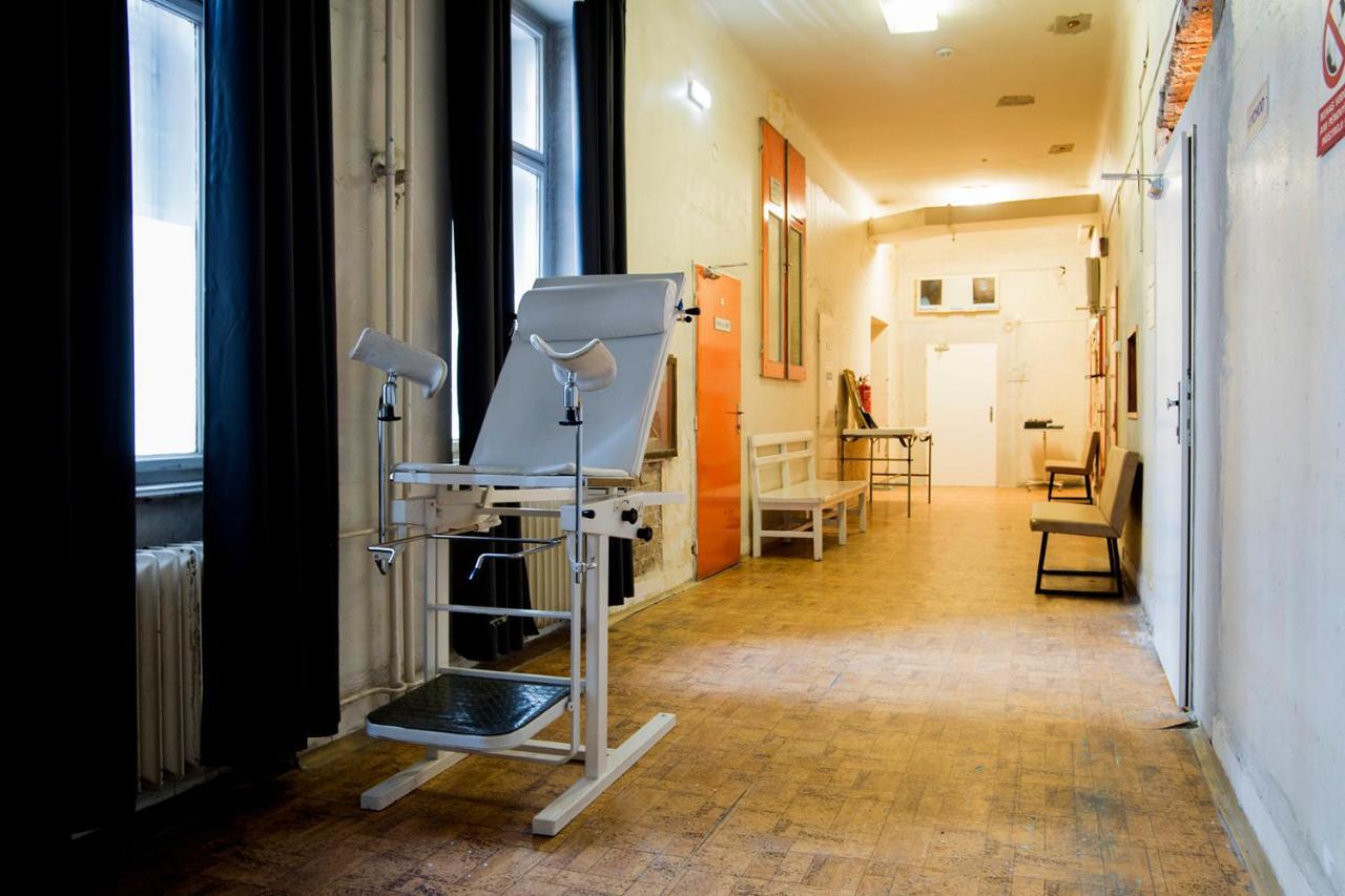 Хостел Franz Kafka Spital Брно Экстерьер фото