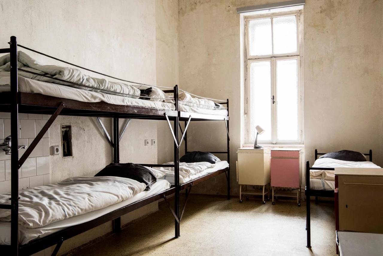 Хостел Franz Kafka Spital Брно Экстерьер фото